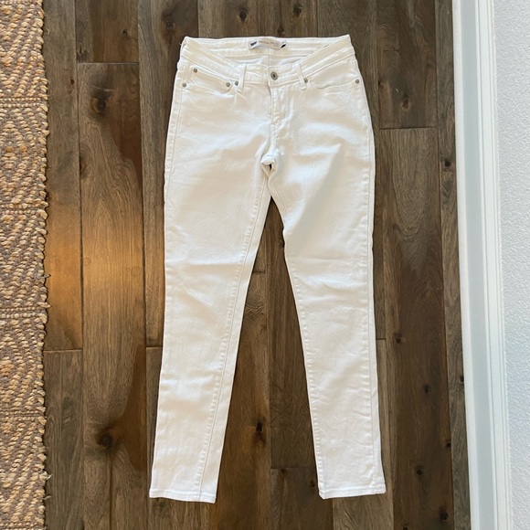 White Levi Jeans - Picture 1 of 4